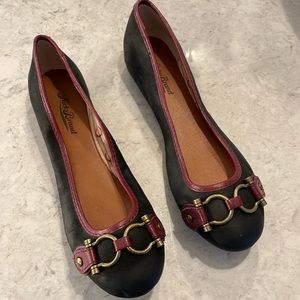 Never worn Lucky Brand flats